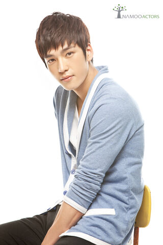 Archivo:Goo Won2.jpg