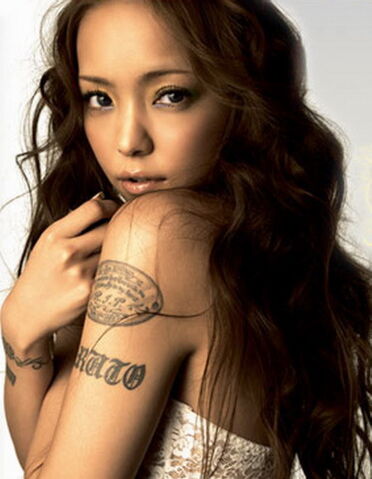 Archivo:Namie-amuro-90s.jpg