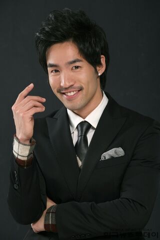 Archivo:Joo Young Ho3.jpg