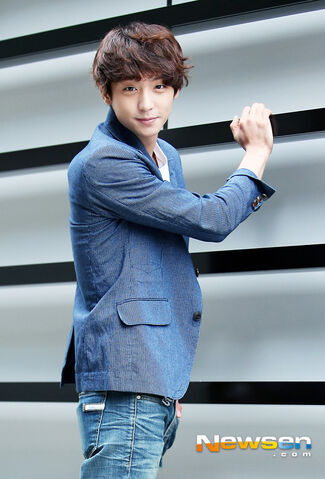 Archivo:Hyun Woo33.jpg
