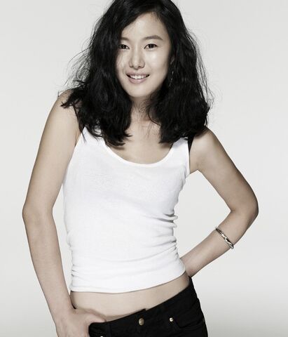 Archivo:Yoon Jin Seo4.jpg