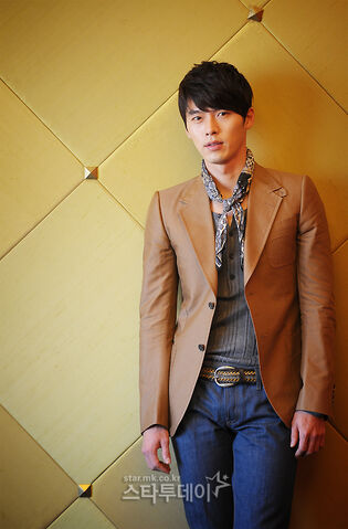 Archivo:Hyun Bin12.jpg