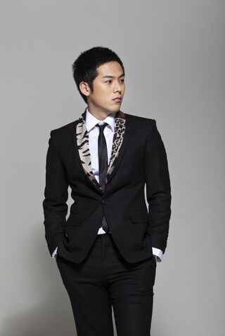 Archivo:Kim Yong Jin2.jpg