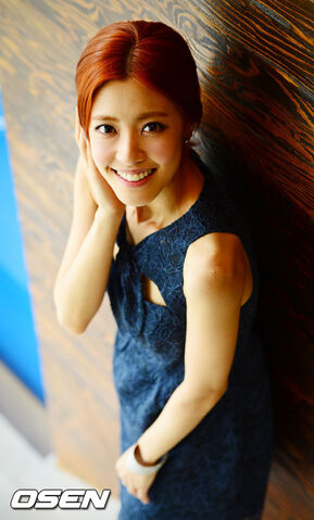 Archivo:LeeYoonJi 01.jpg