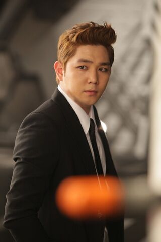 Archivo:KangIn0.jpg