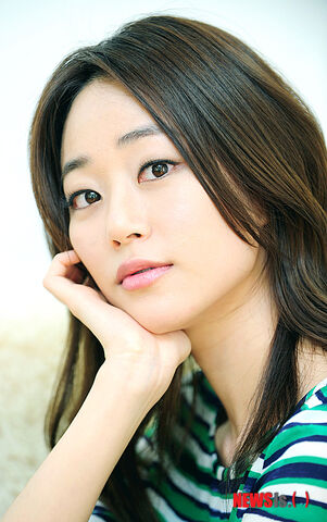 Archivo:Kim Hyo Jin35.jpg