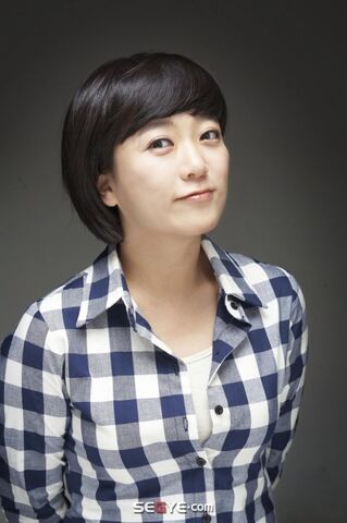 Archivo:Kim Sook3.jpeg