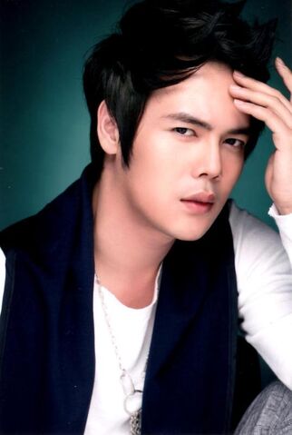 Archivo:Ji Hyuk5.jpg