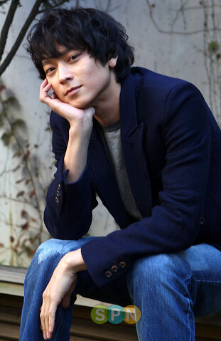 Archivo:Kang Dong Won14.jpg