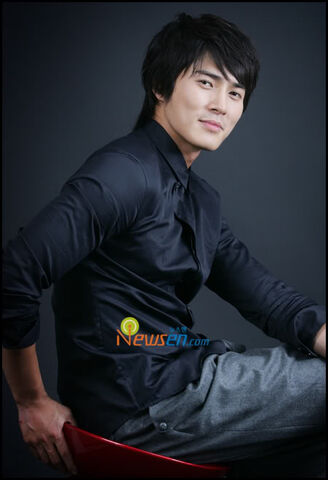 Archivo:Jo Dong Hyuk9.jpg