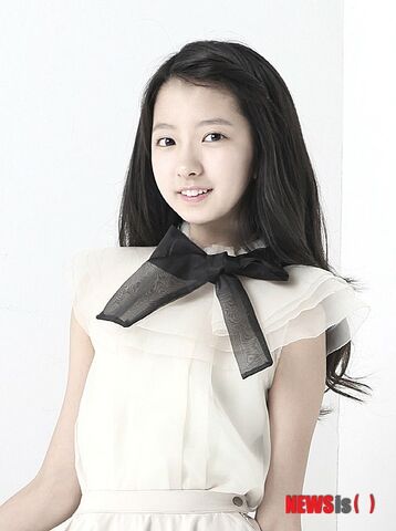 Archivo:Kim Ji Min (2000)3.jpg