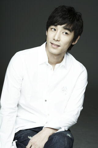 Archivo:Jin Yi Han4.jpg