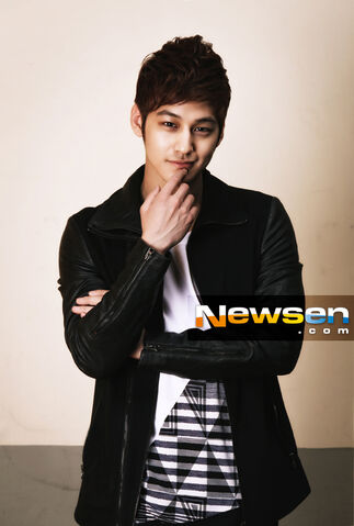 Archivo:Kim Bum30.jpg