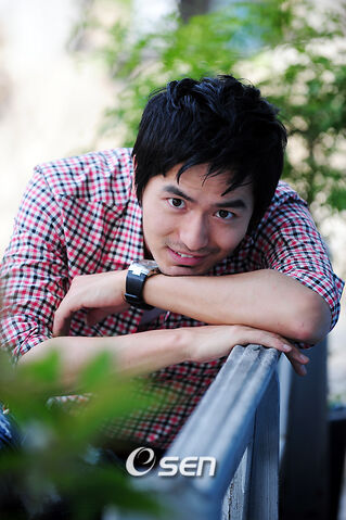 Archivo:Lee Jin Wook7.jpg