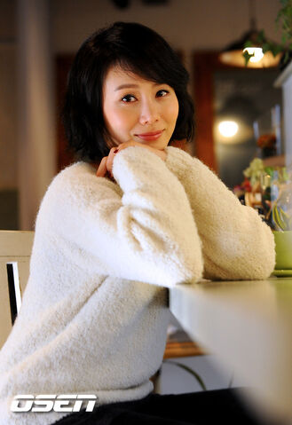 Archivo:Park Ye Jin17.jpg