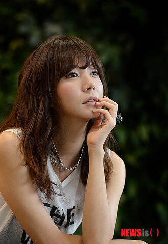 Archivo:Jung Ji Yoon5.jpg
