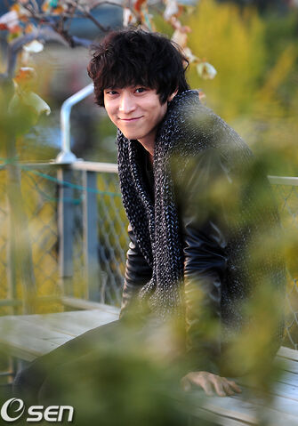 Archivo:Kang Dong Won10.jpg