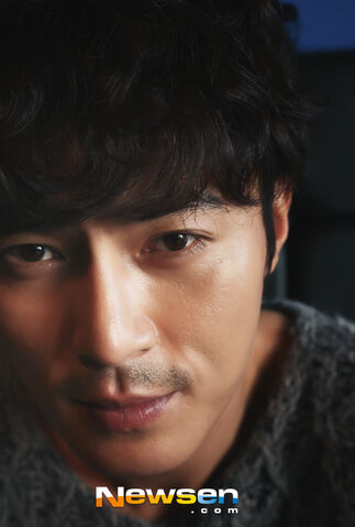 Archivo:Jo Dong Hyuk29.jpg