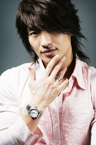 Archivo:Son Ho Young10.jpg
