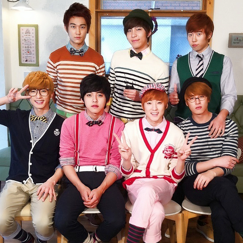 Archivo:UKISS new.png