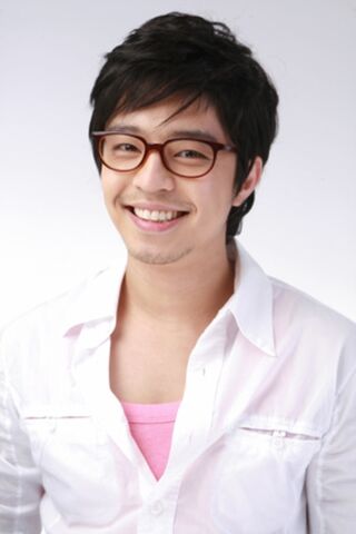 Archivo:Geum Ho Suk.jpg