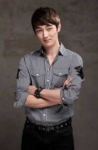 Archivo:YUNJUN.jpg