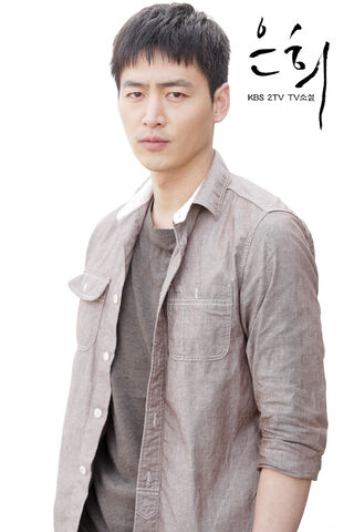 Archivo:Eun HeeKBS22013-4.jpg