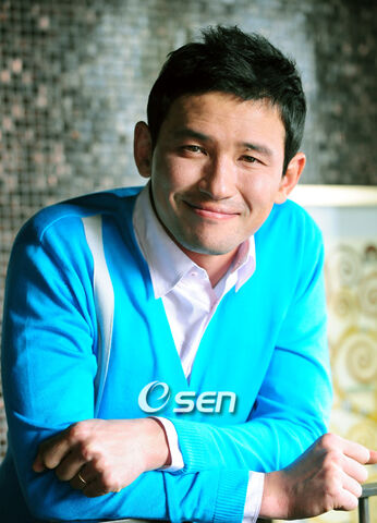 Archivo:Hwang Jung Min.jpg