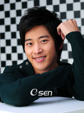 Archivo:Lee Wan8.jpg