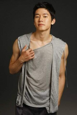 Archivo:Kim Moo Yul.jpg