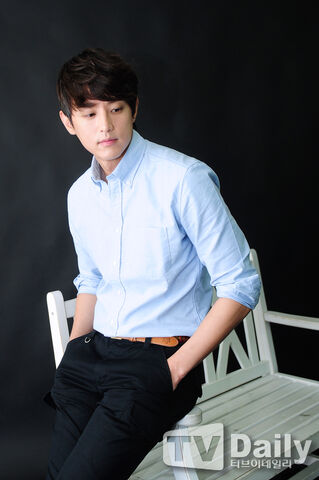 Archivo:Kwon Yul4.jpg