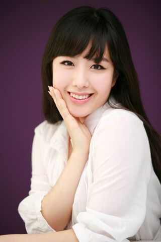 Archivo:Kim Hye Ji4.jpg
