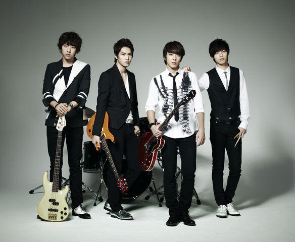 Archivo:CNBLUE010.jpg