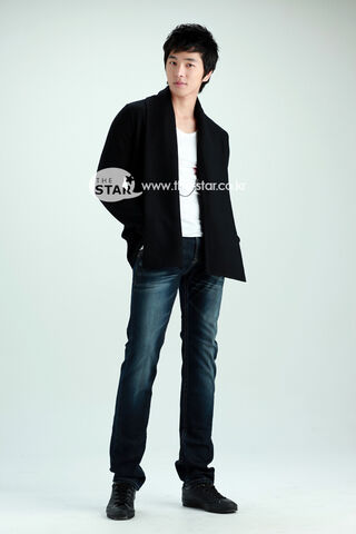 Archivo:Lee Hyun Jin12.jpg