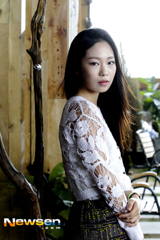 Archivo:Park Ji Soo15.jpg
