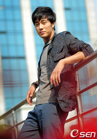 Archivo:So Ji Sub4.jpg
