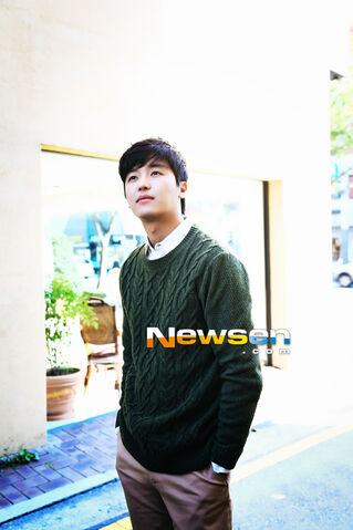 Archivo:Yun Woo Jin16.jpg