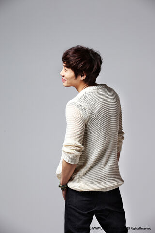 Archivo:Park Seung Il6.jpg