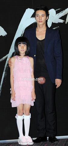 Archivo:The-man-from-nowhere-premiere-1.jpg
