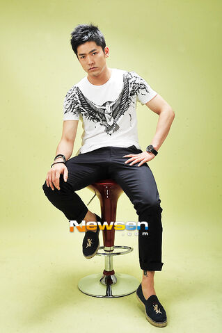 Archivo:Lee Yong Woo10.jpg