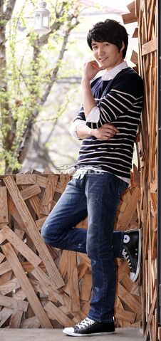 Archivo:Shim Hyung Tak6.jpg