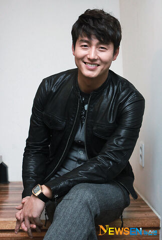 Archivo:Lee Jung Jin9.jpg