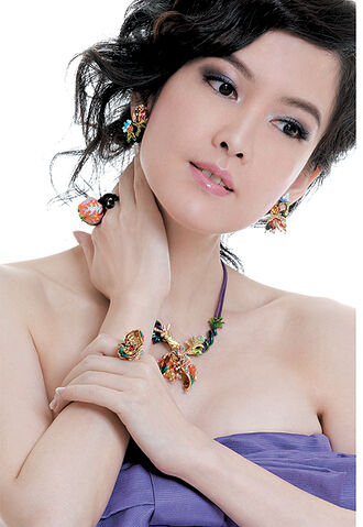 Archivo:Vivian Chow.jpg