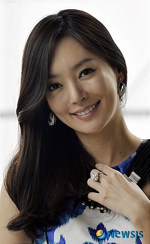 Archivo:Kim Yun Joo.jpg