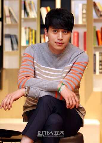Archivo:Lee Dong Wook28.jpg