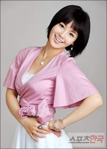 Archivo:Nam Gyu Ri3.jpg