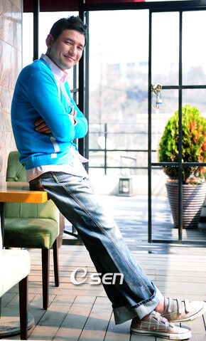 Archivo:Hwang Jung Min6.jpg