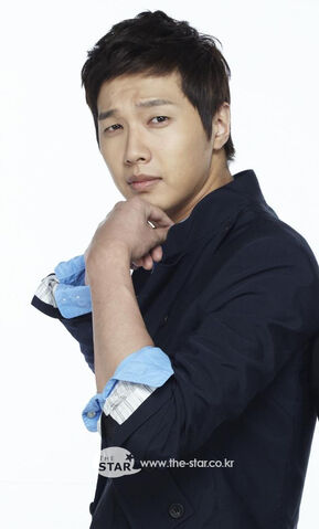 Archivo:Ji Hyun Woo3.jpg