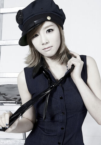 Archivo:Girls-Generation-Taeyeon-The-Boys-Mr-Taxi-ver-Concept-pics-girls-generation-snsd-27497700-411-590.jpg