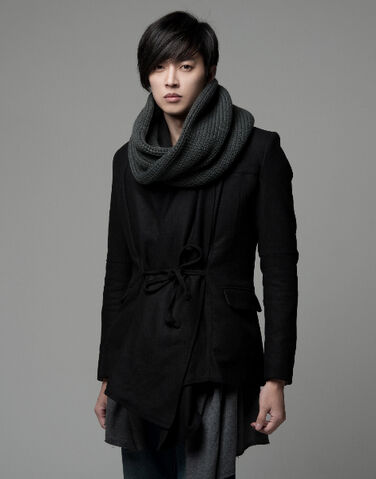 Archivo:Min Ji Hyuk4.jpg